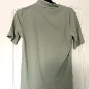 Mint turtle neck